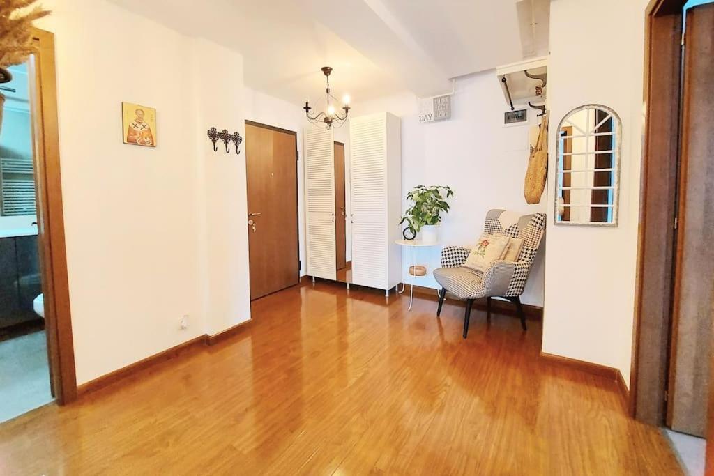 Cosy Boutique 61 Sqm Apartment - Private Parking - Ten Blocks Residence Bukareszt Zewnętrze zdjęcie