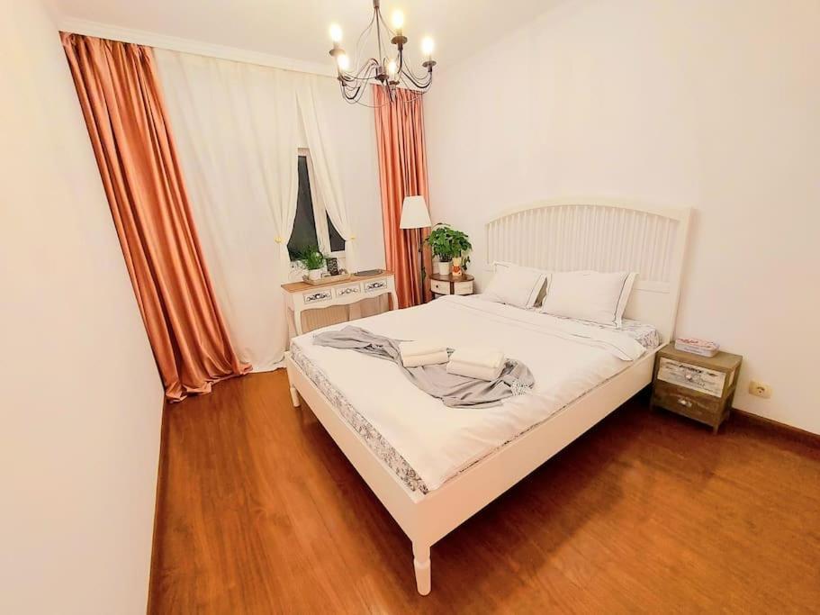 Cosy Boutique 61 Sqm Apartment - Private Parking - Ten Blocks Residence Bukareszt Zewnętrze zdjęcie
