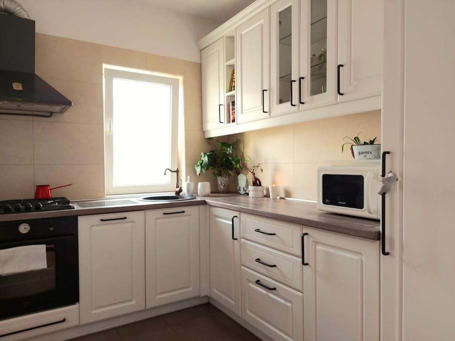 Cosy Boutique 61 Sqm Apartment - Private Parking - Ten Blocks Residence Bukareszt Zewnętrze zdjęcie